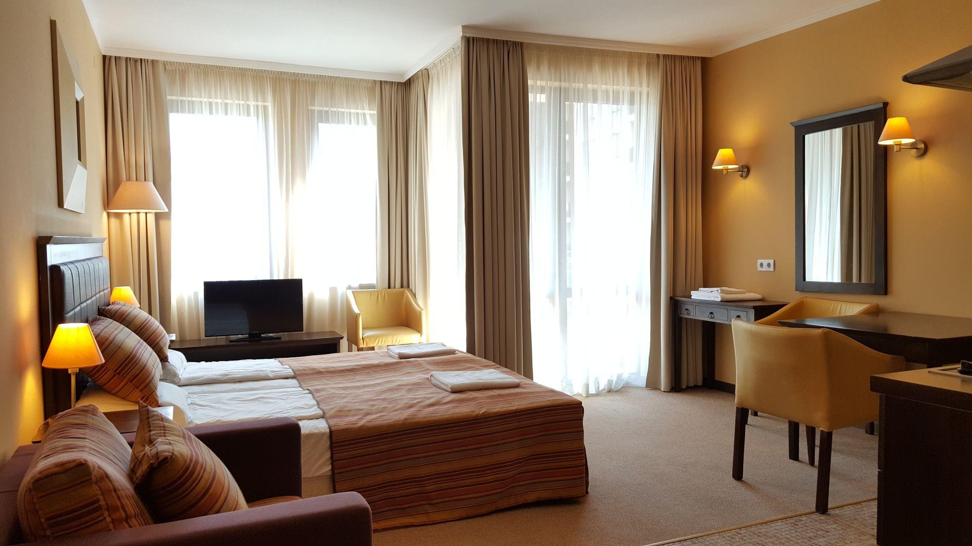 Royal Beach Private Apartments Pantai Sunny Bagian luar foto