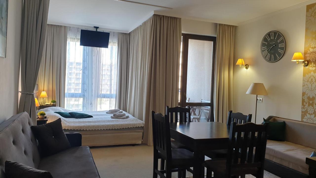 Royal Beach Private Apartments Pantai Sunny Bagian luar foto