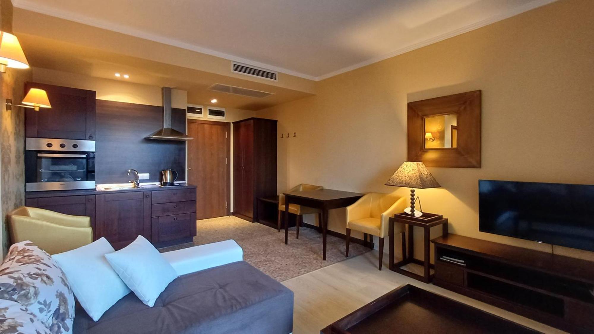 Royal Beach Private Apartments Pantai Sunny Bagian luar foto