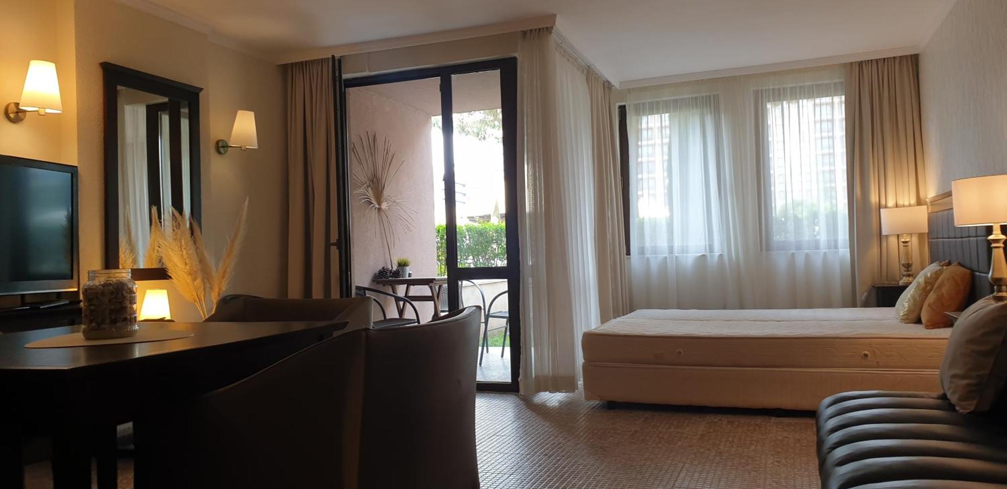 Royal Beach Private Apartments Pantai Sunny Bagian luar foto
