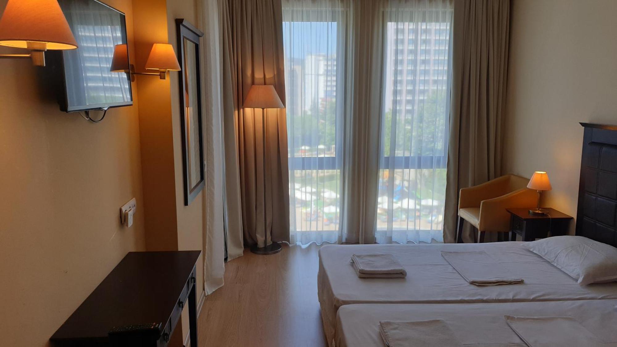 Royal Beach Private Apartments Pantai Sunny Bagian luar foto