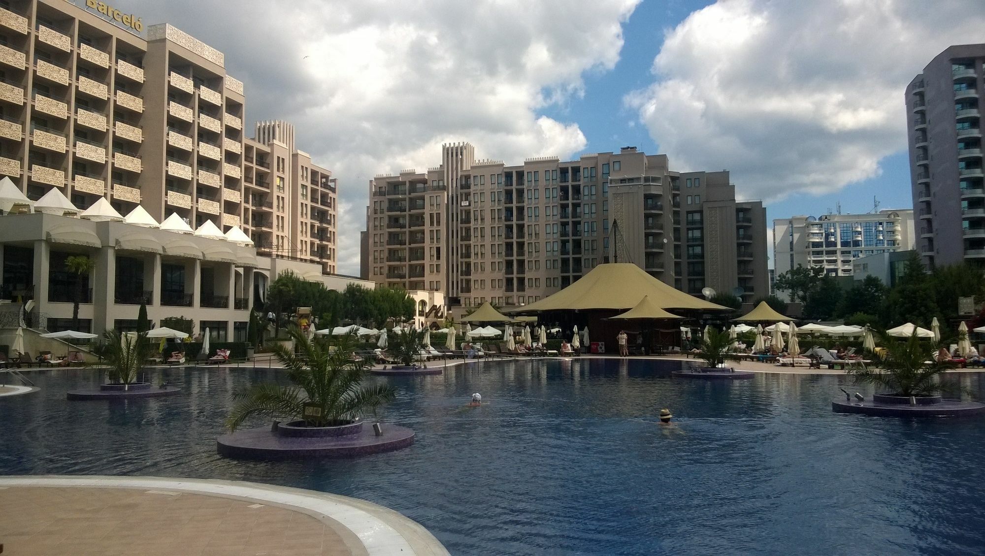 Royal Beach Private Apartments Pantai Sunny Bagian luar foto